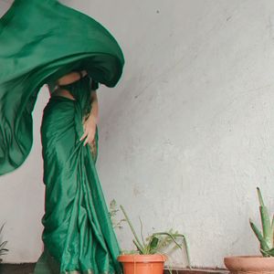 Beautiful Green 💚 Saree...With Border Light Weigh