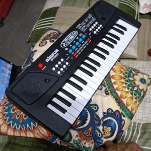 Gooyo Piano With Microphone