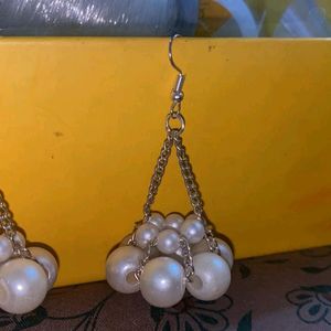 Hanging Pearl Necklace And Earring Set