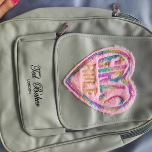 PREMIUM QUALITY BAGPACK FOR GIRLS OR WOMEN