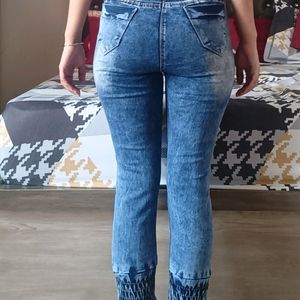 Trendy High Rise Blue Joggers Denim Pant