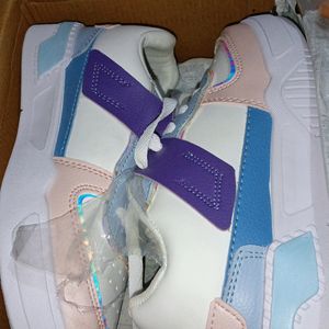 Brand New Asian Sneaker For Women