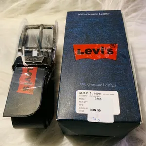 Levi's Burley brownie with classic buckle