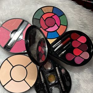 Miss Claire Full Makeup Box