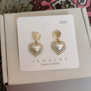 Classy Korean Pearl Drop Earrings.