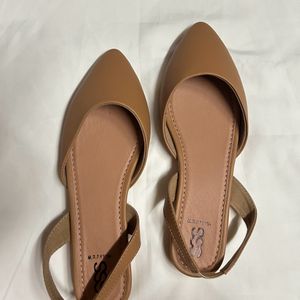 Nude / Tan Pointed Flats Or Mules