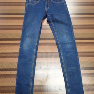 (B-87) 28 Size Slim Fit Jeans