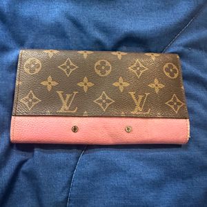 Thifted Louis Vuitton Wallet In Used Condition