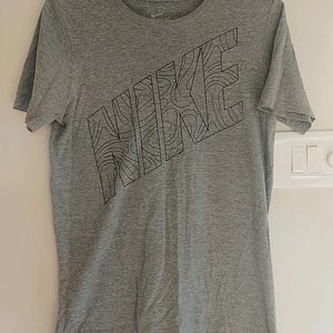 Nike M Size T Shirt For Women