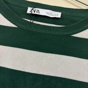 Zara Cropped Green Sweatshirt