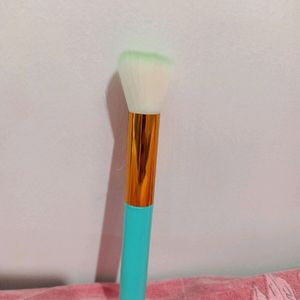 😍 Beautiful Blush Brush 😍