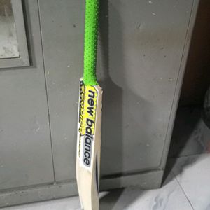 NB (New Balance) Popular Willow DC 680 Cricket Bat