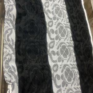 Black N White Stole