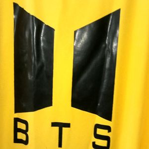 BTS Logo T-shirt 💜💛💥