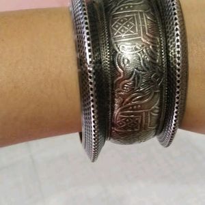 Silver Colour Women Bangles Set And Size Is 2.5