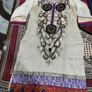 Silk Suit Set For Sale In Good Condition