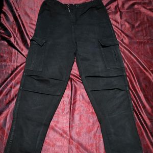 Men Black Cargo Straight Fit Pant