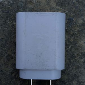 • Samsung Travel Adaptor