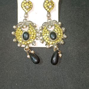 Black Party Wear Ear Rings