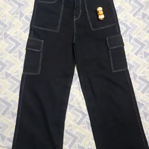 Wide Leged Cargo Black Pants.| For Waist: 32inchs