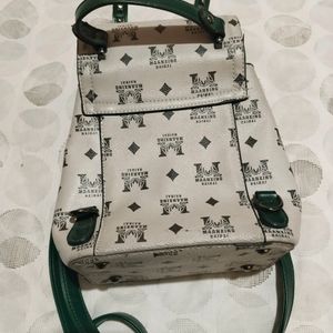 ❤️Sling bag/Backpack/Handbag 3 In 1
