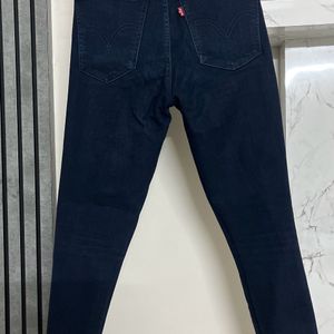 PRICE DROP🔥Levi’s Women Jeans (New Condition)❤