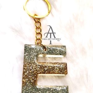 'E' Initial Keychain ❤️