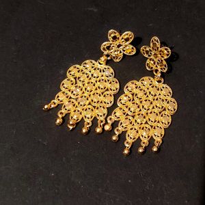 Gold filigree earrings imitation