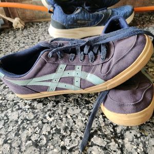 ASICS Sneakers