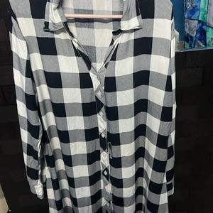 🖤🤍Beautiful Black N White Checks Long Top🤍🖤