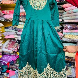 Dark Green .. Bahat Hi Accha Dress Hai ..