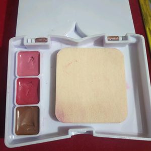 Make-up Kit Eyeshadow / Compact/ Lipsticks