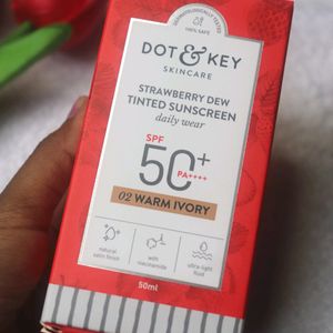 Dot And Key Tinted Sunscreen ( Warm Ivory )