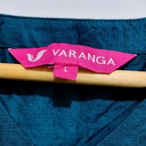 Varanga Women Embroidered Straight Kurta