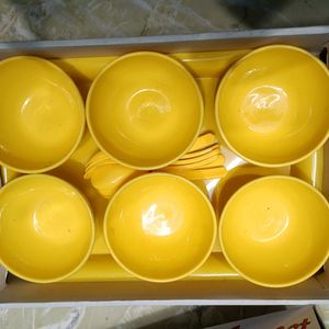 Plastic Bowl With Spoons & Tray