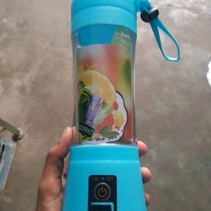 BRAND NEW PORTABLE JUICER MIXER BLENDER