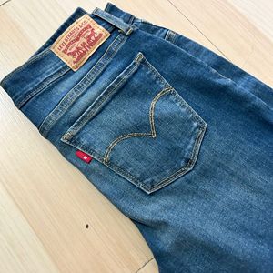 Levis Slim Fit Jeans