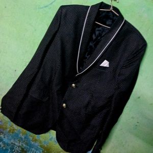 Black Dassing Blazer 🧥