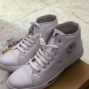 Converse White