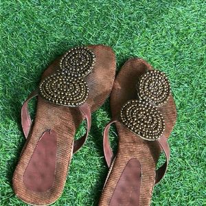 Traditional Gota Flats