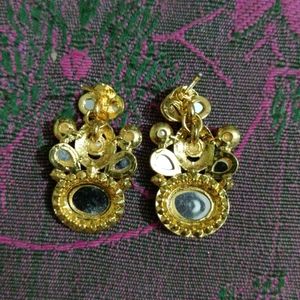 Fashionable Earings & Studs