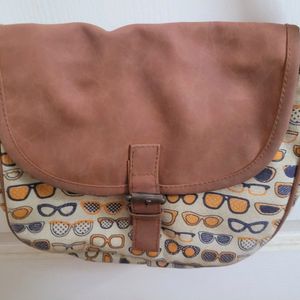 Sling Bag (glasses)