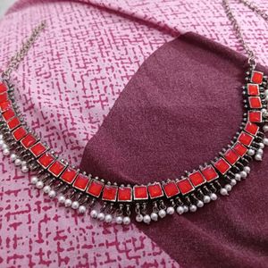 A Very Chic Red Necklace