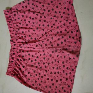 Heart print pink shorts