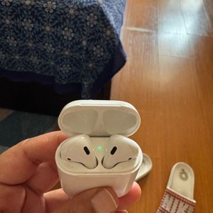 Apple AirPods 2nd Gen