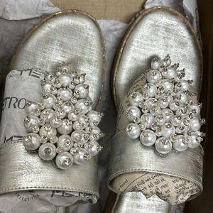 Women Metro Silver Wedges With Pearl Work