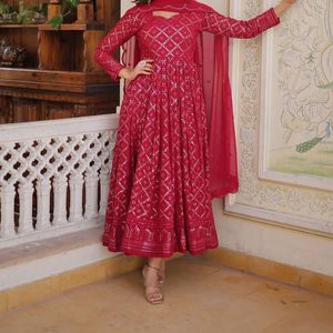 Gown With Dupatta - Wine , Rani