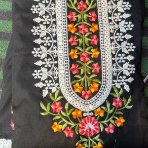 Amazing Kurta Set With Dupatta In Black