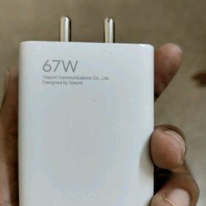 MI NEW AND ORIGINAL 67 WATT MOBILE CHARGER