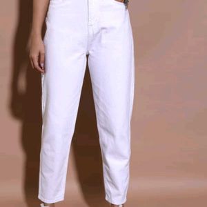 White Boyfriend Momfit Jeans With Waist Elastic